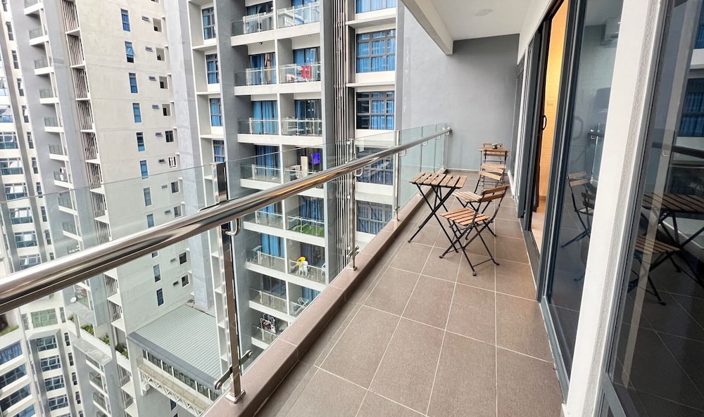 Classic Apartment, 3 Bedrooms, Non Smoking, Pool View photo 3