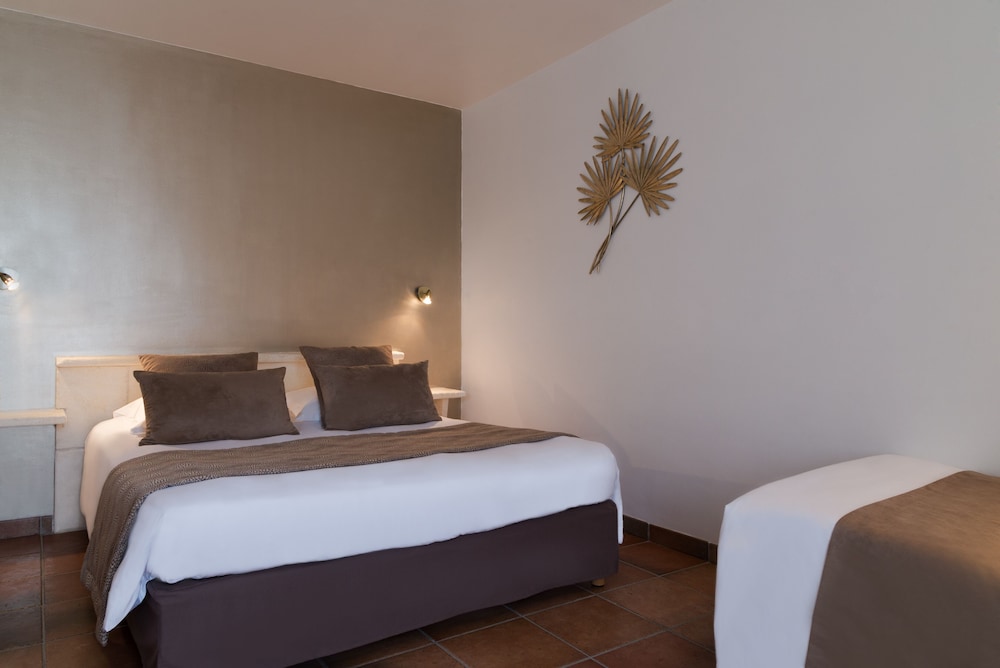 Superior Triple Room photo 3