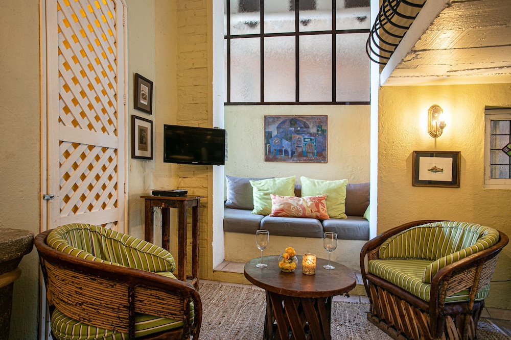 Standard Studio Suite, 1 Bedroom, Ground Floor (Jessica)