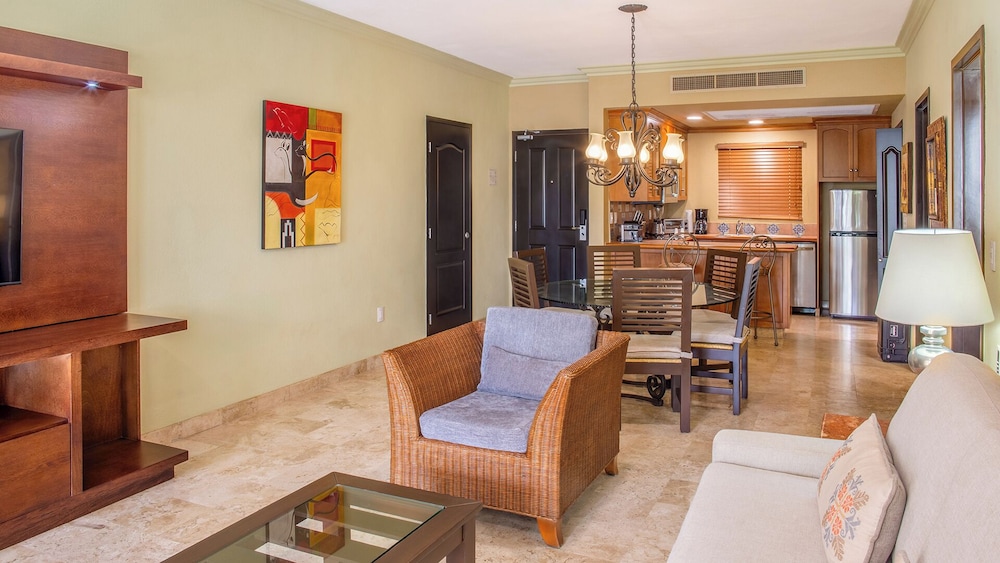 Two Bedroom Suite - Photo 6
