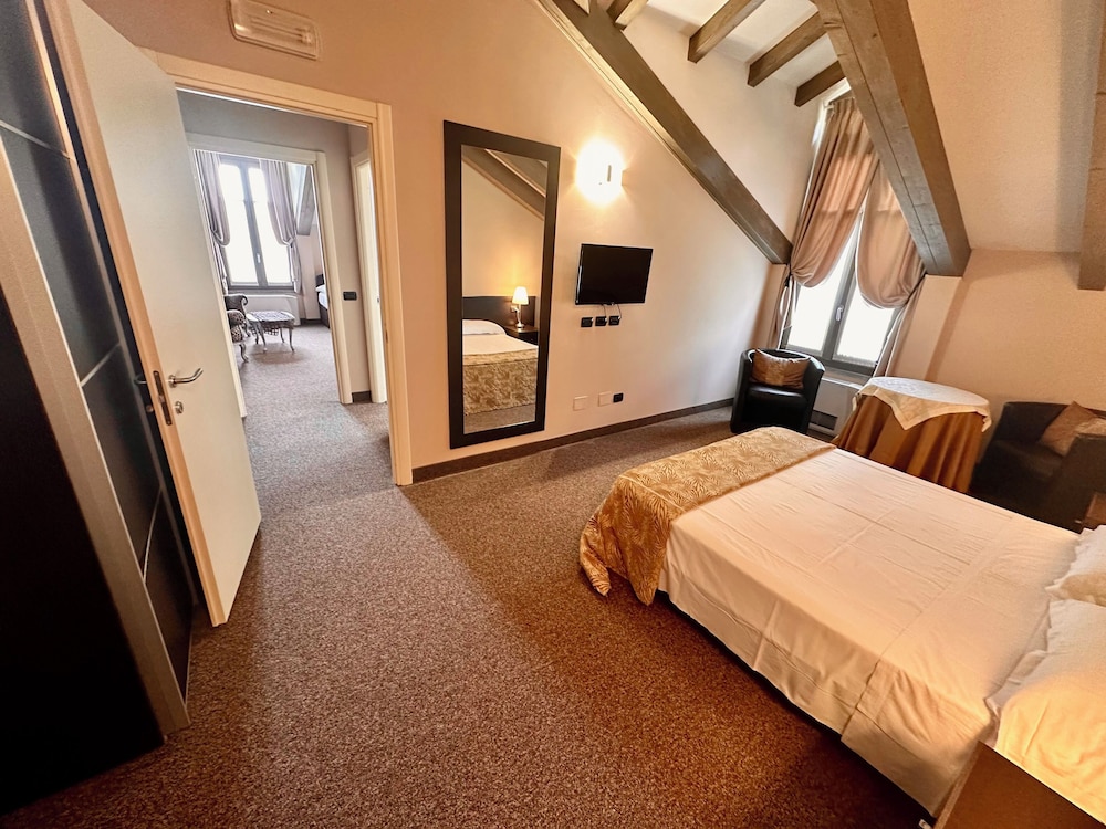 Junior Suite, 1 Bedroom, Accessible, Garden View photo 1