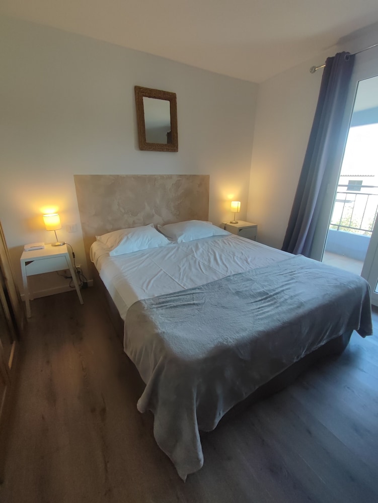 Double Room - Photo 6