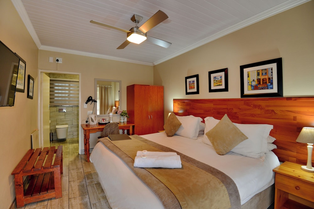 Queen Room - Photo 2