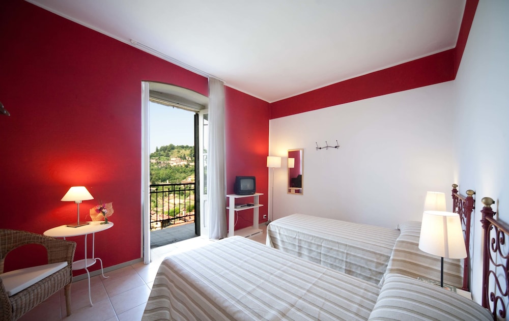 Panoramic Double Or Twin Room, Private Bathroom, Hill View photo 1