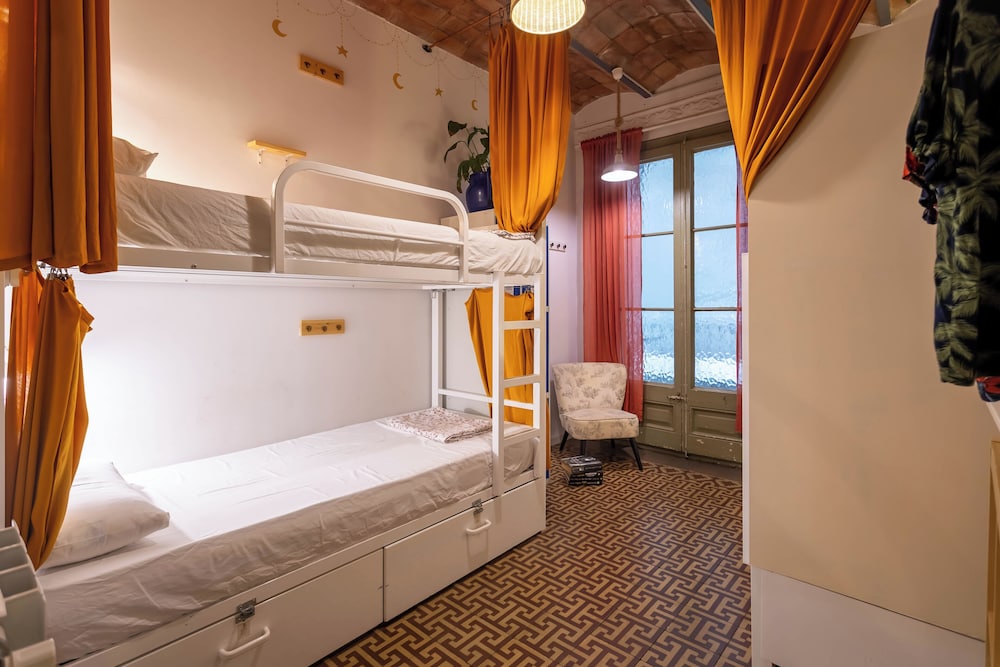 Single Bed in 4-Bed Dormitory Room photo 2