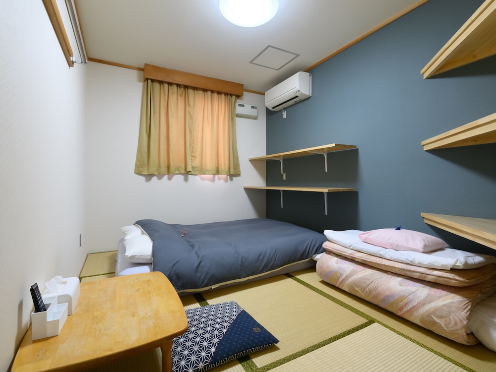 Traditional Triple Room, Non Smoking photo 2