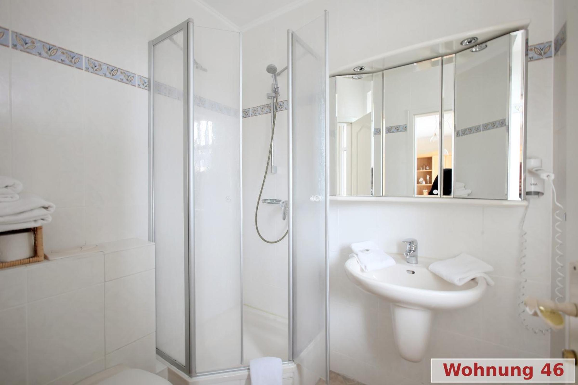 Studio Apartment - Photo 1