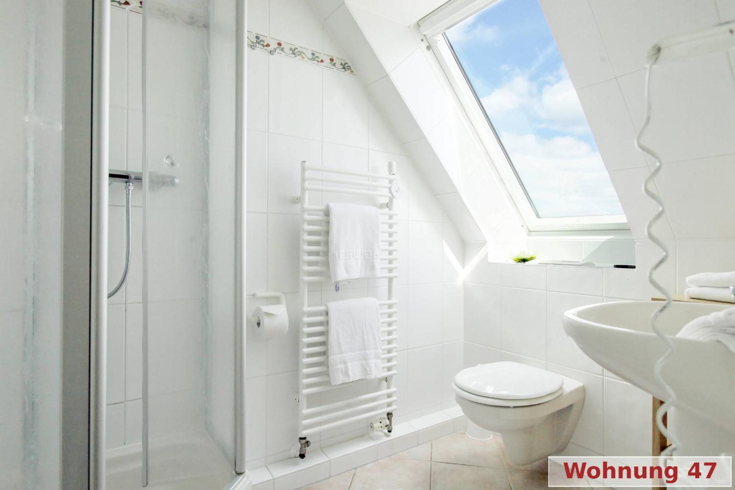 Apartment 47 with Sea View - Photo 3