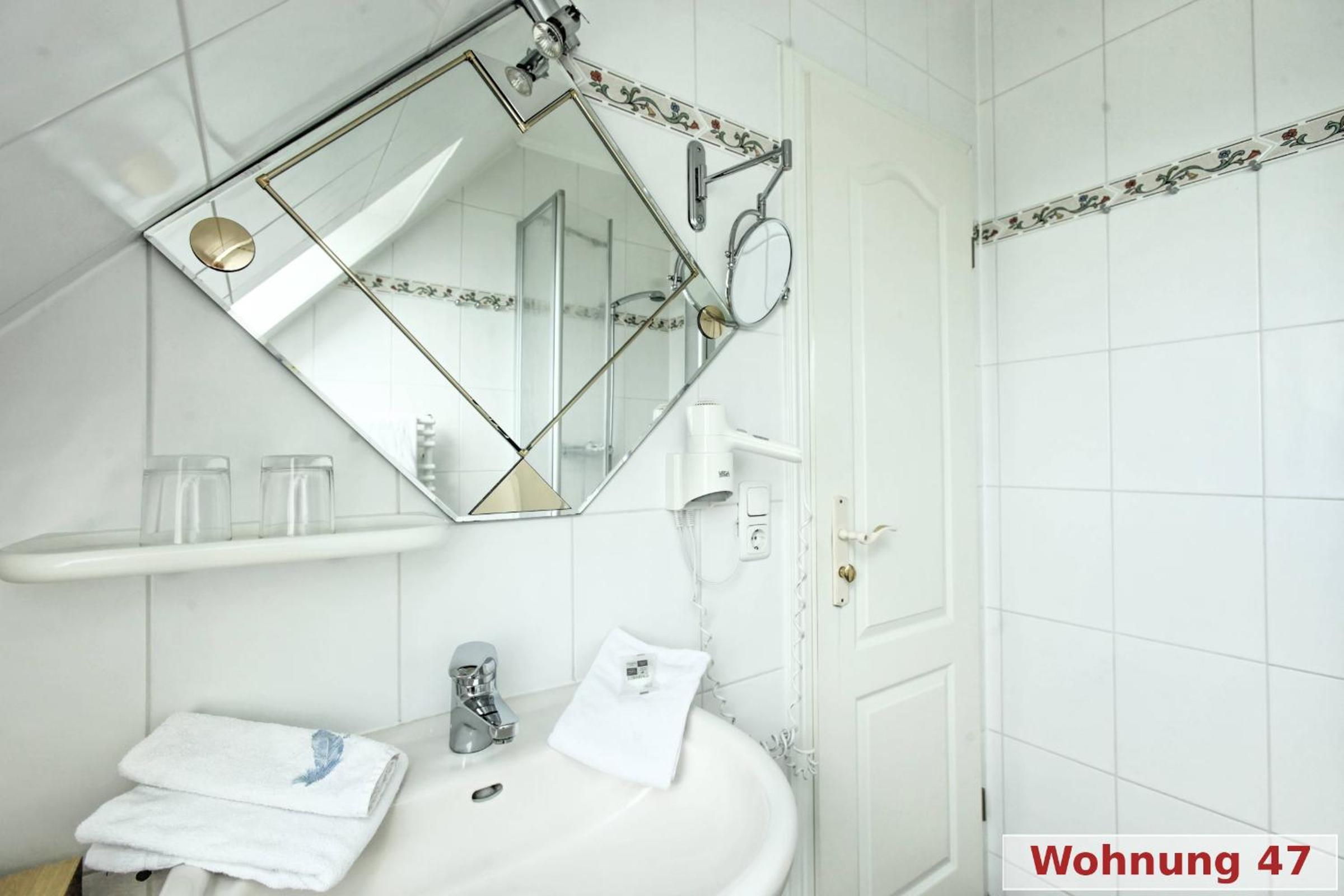 Apartment 47 with Sea View - Photo 4