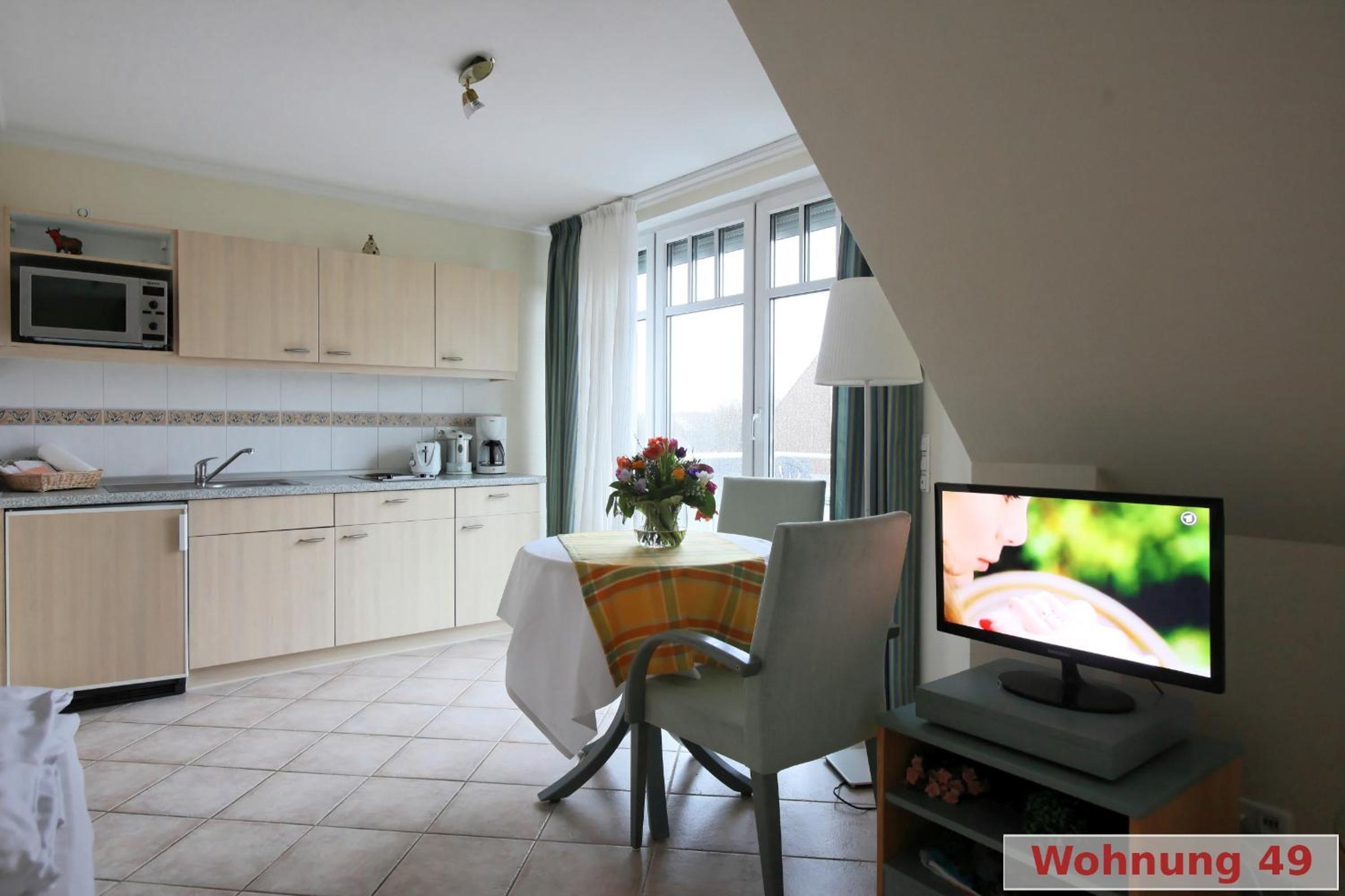 Apartment 49 - Photo 4