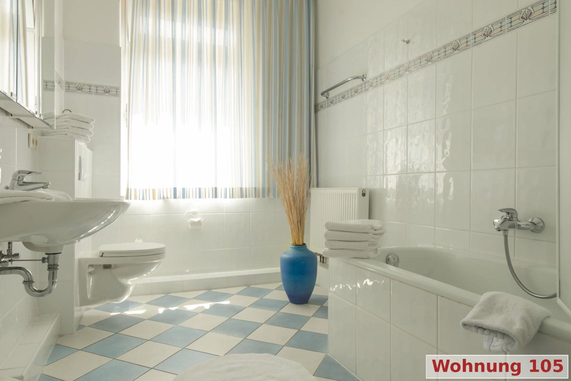 Apartment 105 with Sea View - Photo 2