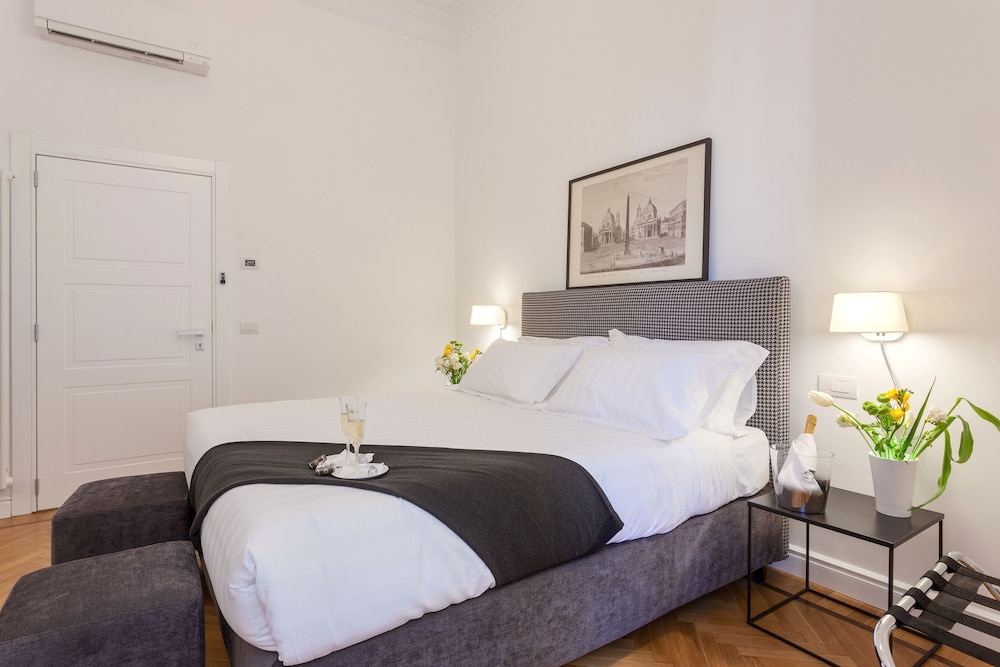 Standard Double Room, 1 Bedroom, Courtyard View photo 3
