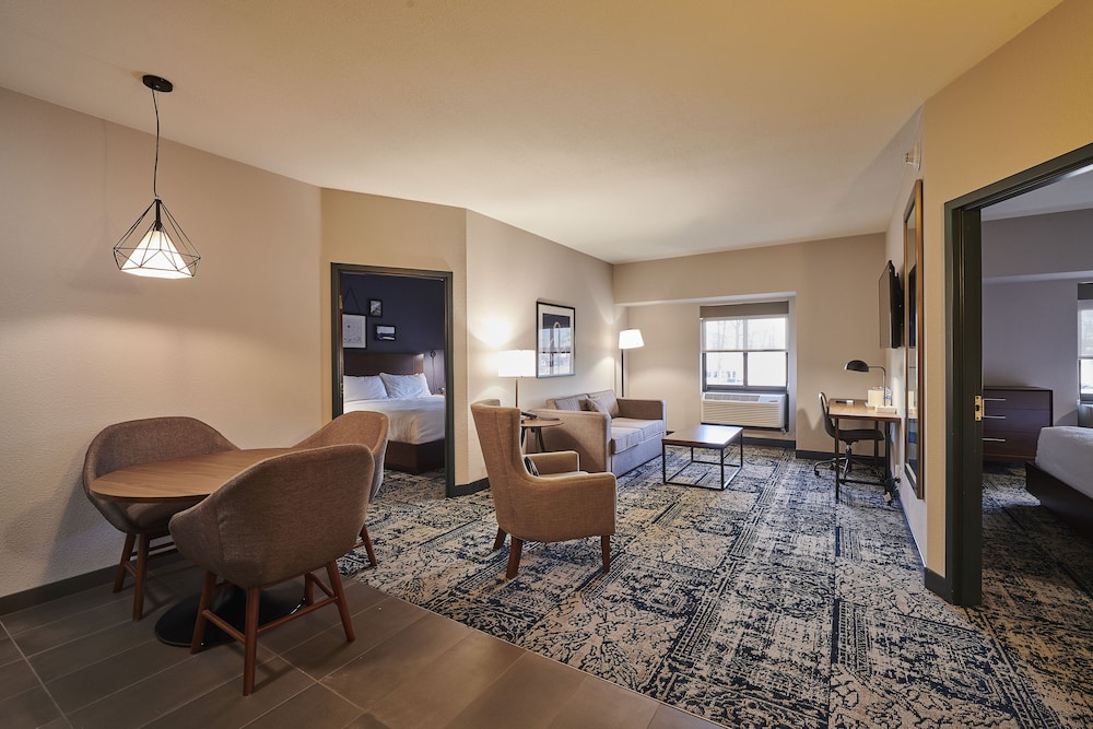 Suite, 2 Bedrooms photo 3