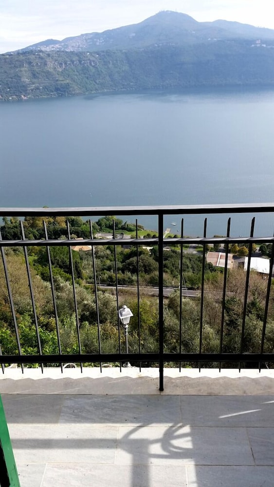 Penthouse, 2 Bedrooms, Terrace, Lake View - Photo 28