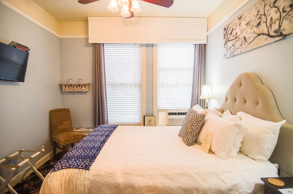 Room, Private Bathroom (KELSEY #103) photo 2