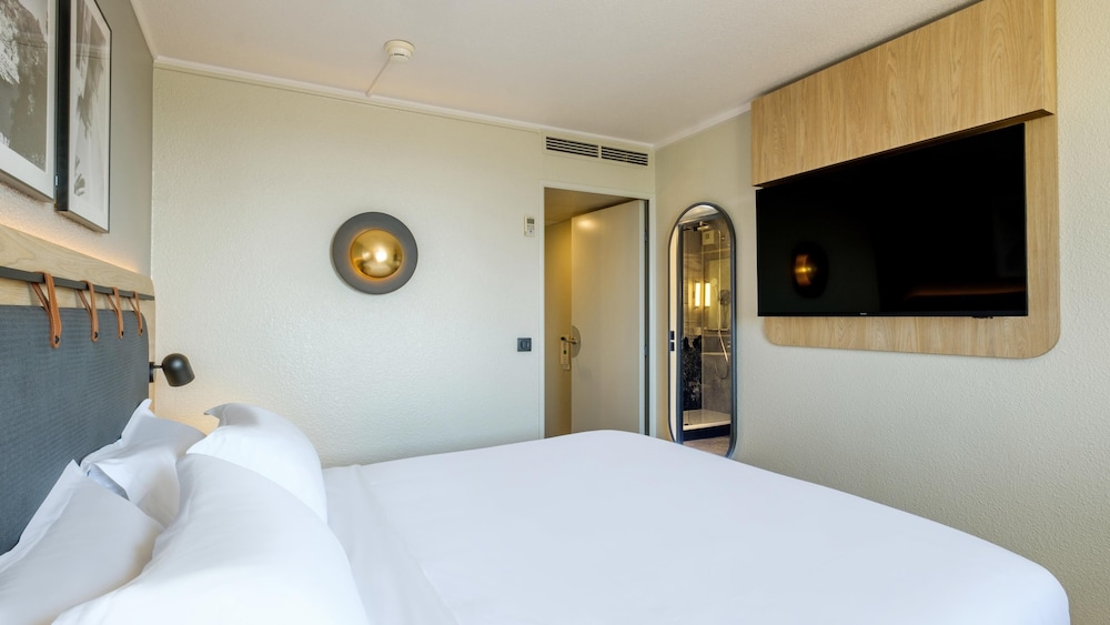 Superior Room, 1 King Bed