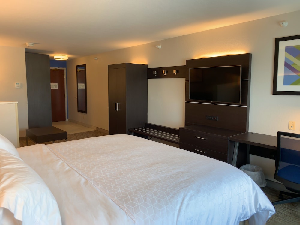 Suite, 1 Bedroom, Jetted Tub - Photo 1