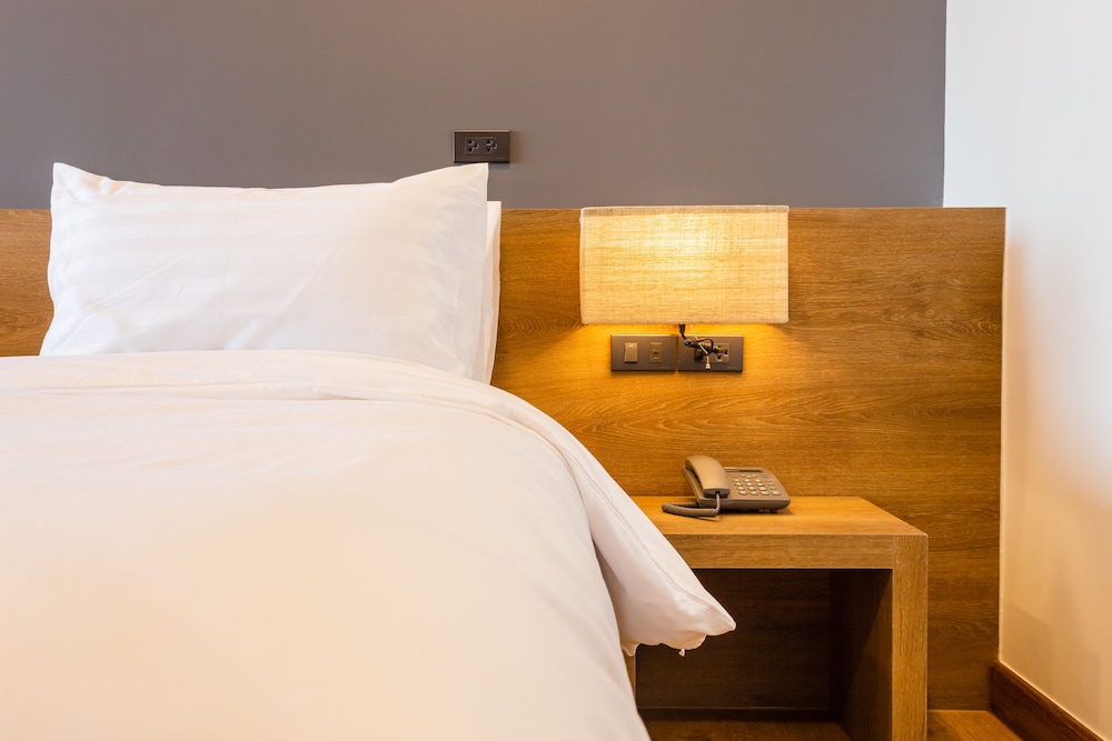 Executive King Room with Private Balcony - Photo 2