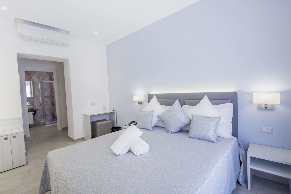 Basic Double Room