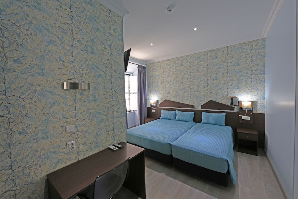 Deluxe Triple Room, Private Bathroom photo 1