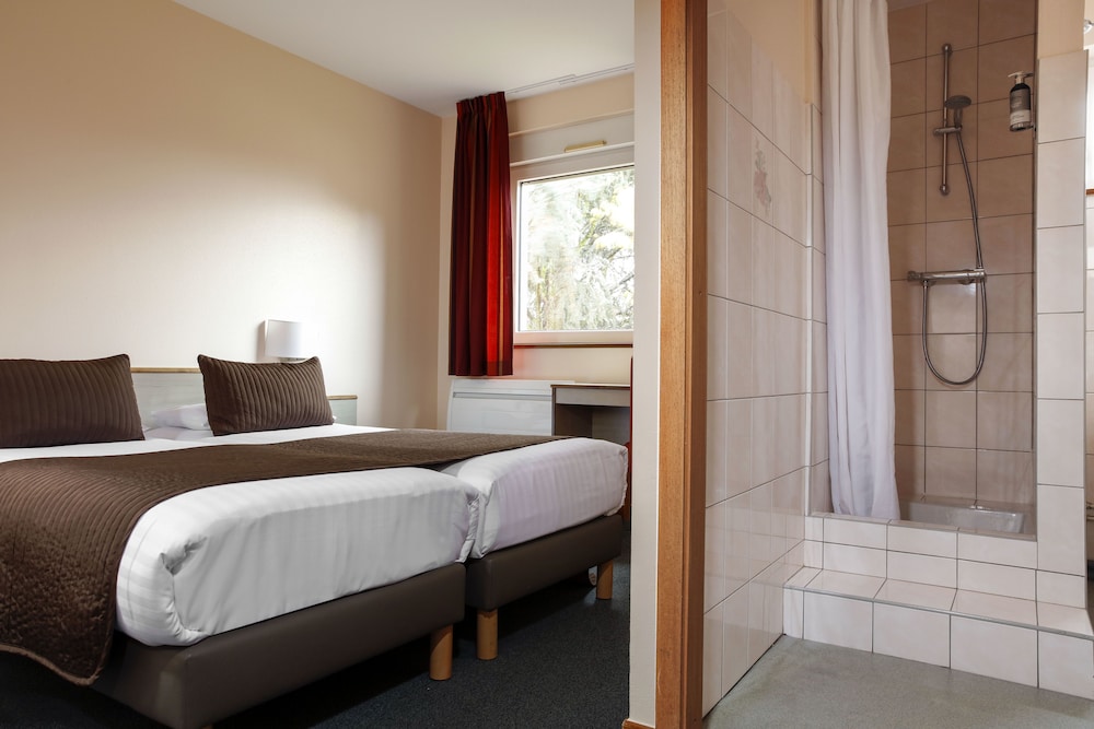 Economy Room, 1 Queen Bed
