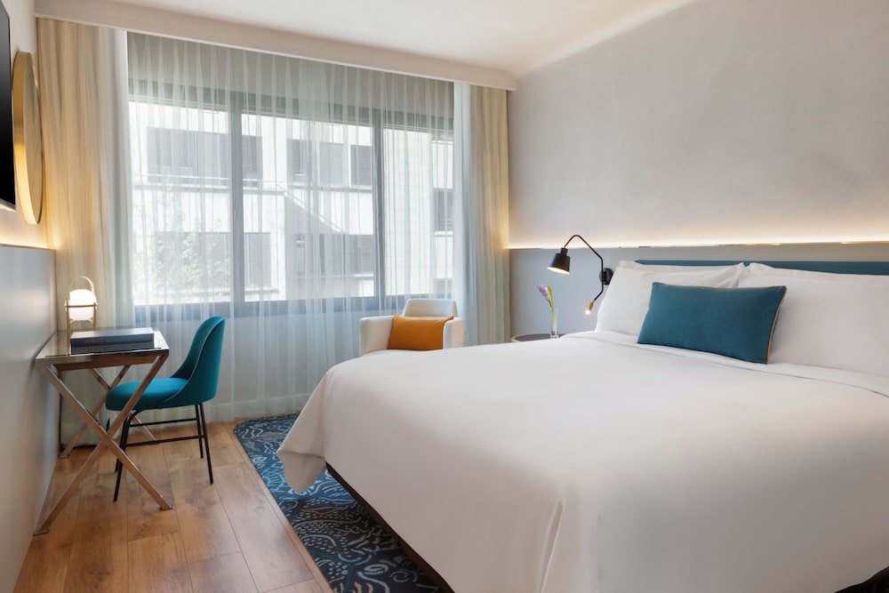 Room, 1 King Bed (Urban)