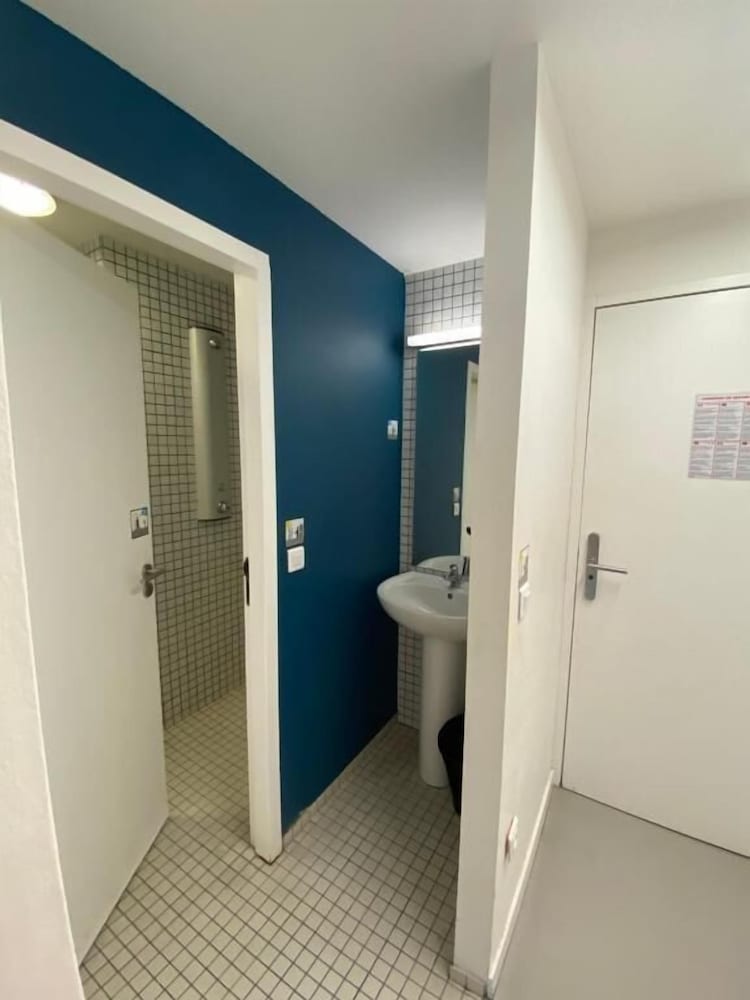 Triple Room (with shower) - Photo 3