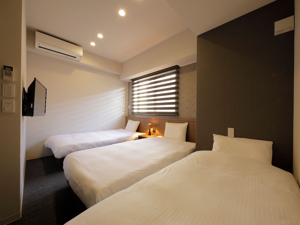 Triple Room B - Non Smoking photo 1
