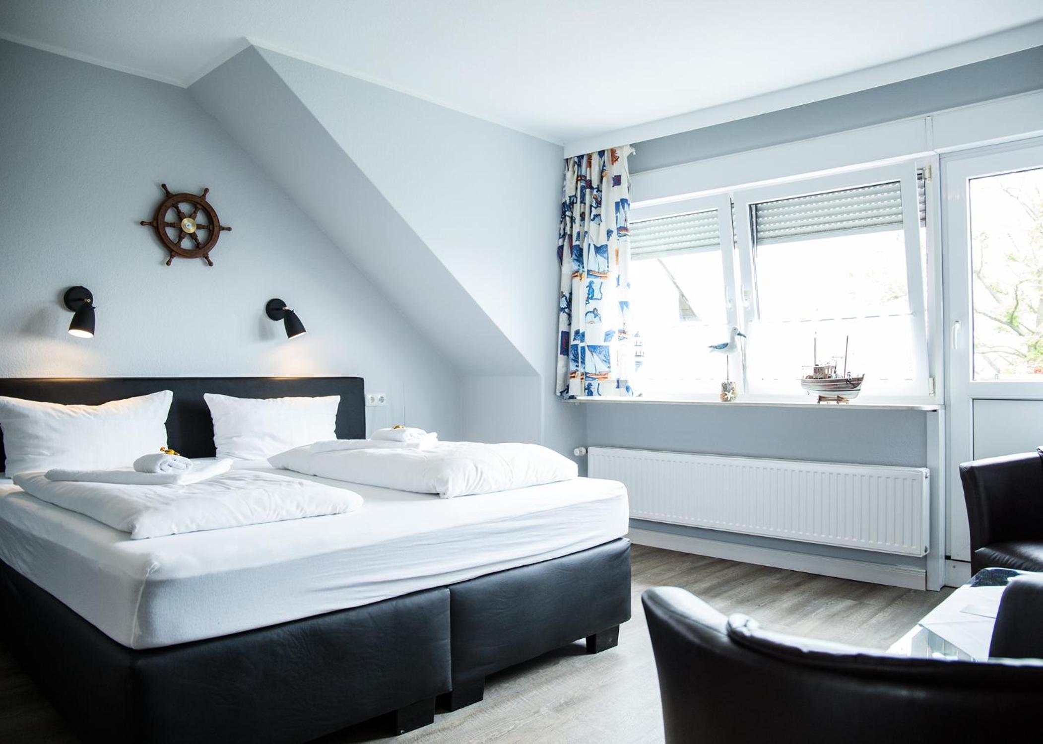 Deluxe Double Room with Balcony - Photo 1