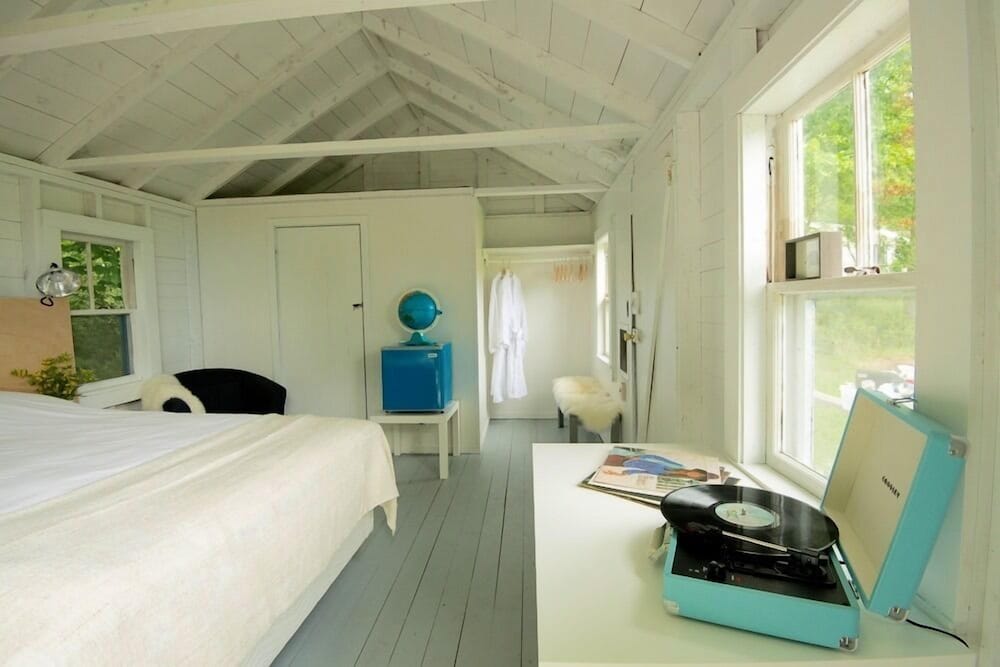 Standard Cabin, 1 Queen Bed, Non Smoking (The Honeymoon Cabin) photo 1