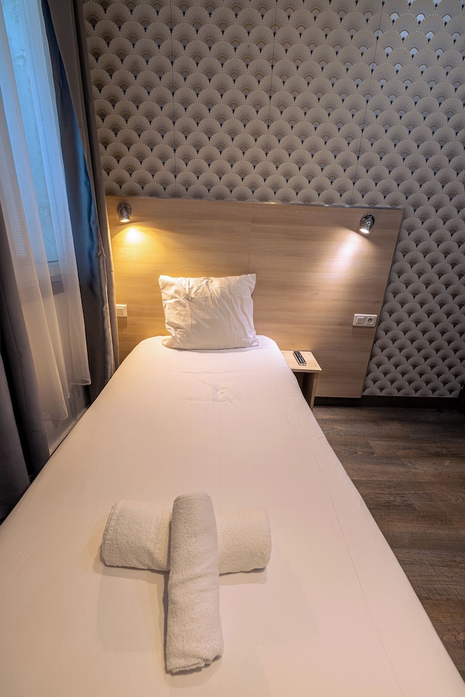 Single Room photo 2
