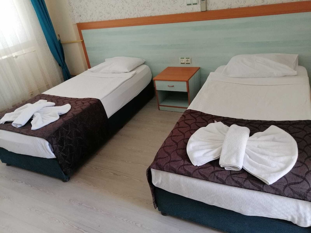 Standard Double or Twin Room - Photo 3