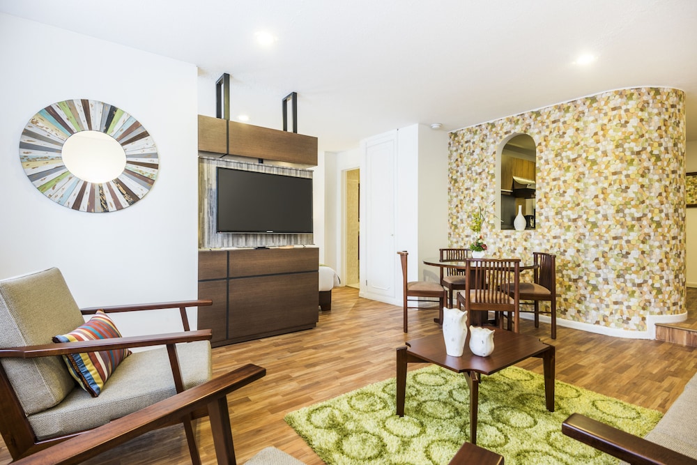 Family Suite, 2 Bedrooms, Kitchenette - Photo 3