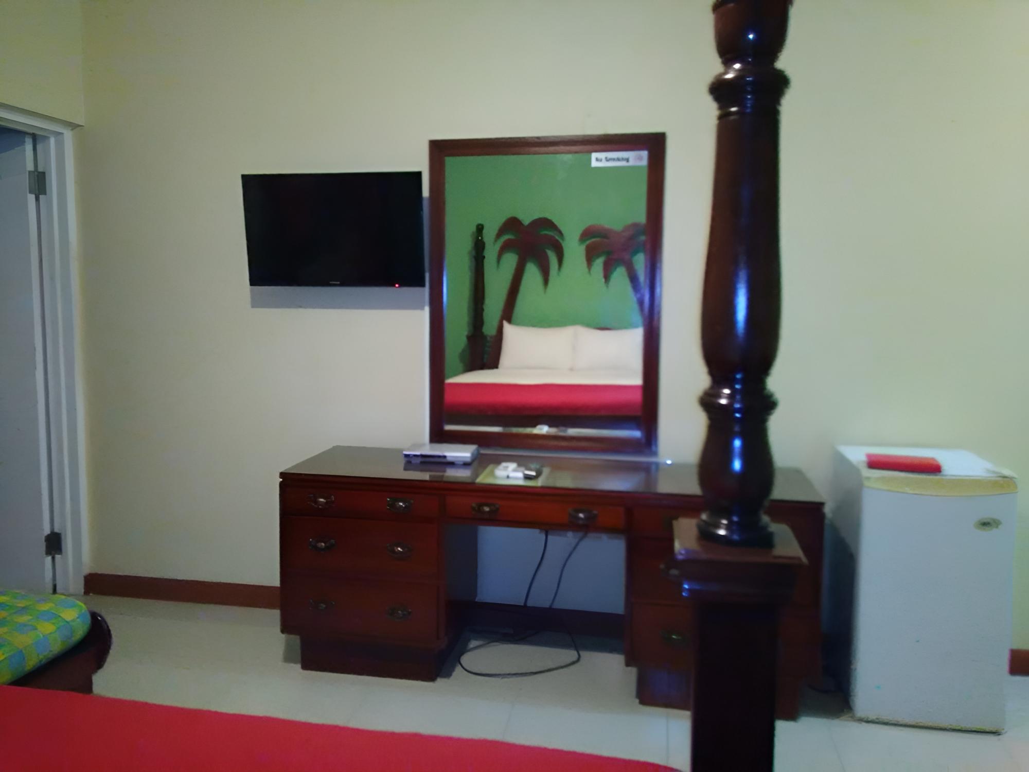 Comfort Room, 1 King Bed photo 1