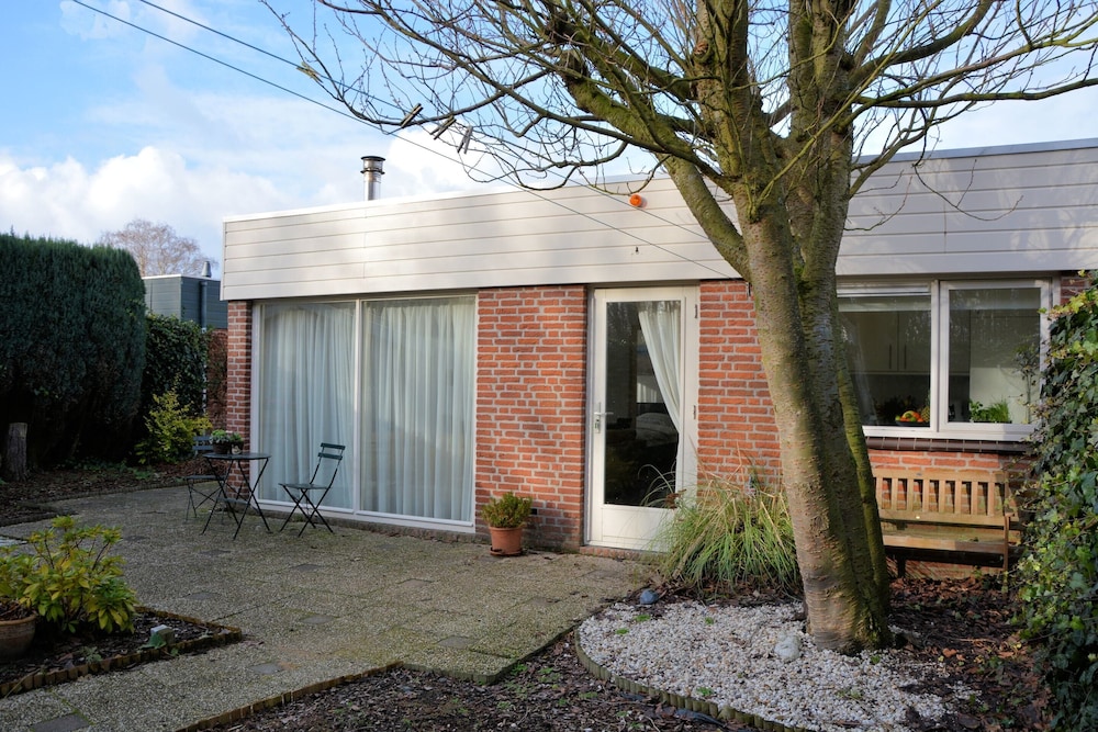 Bungalow photo 1