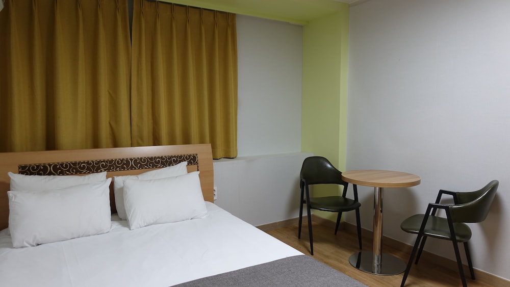 Standard Double Room photo 2