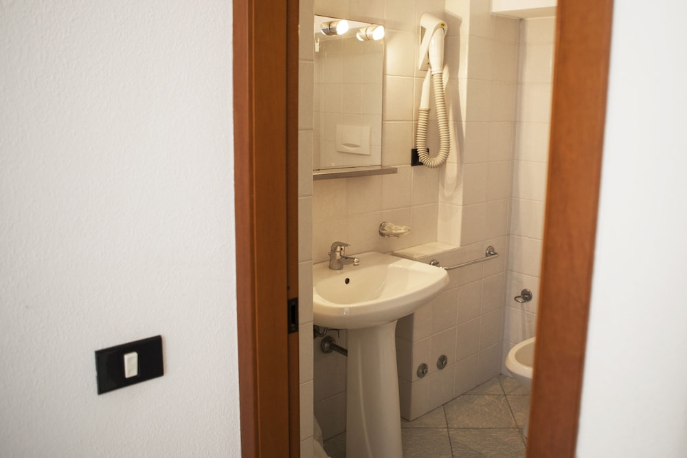 Double Room, Sea View - Photo 3
