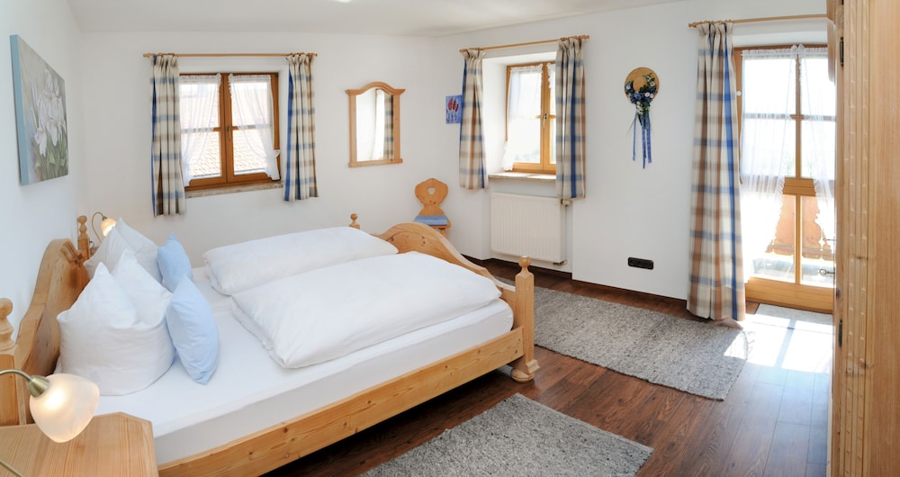 Junior House photo 3