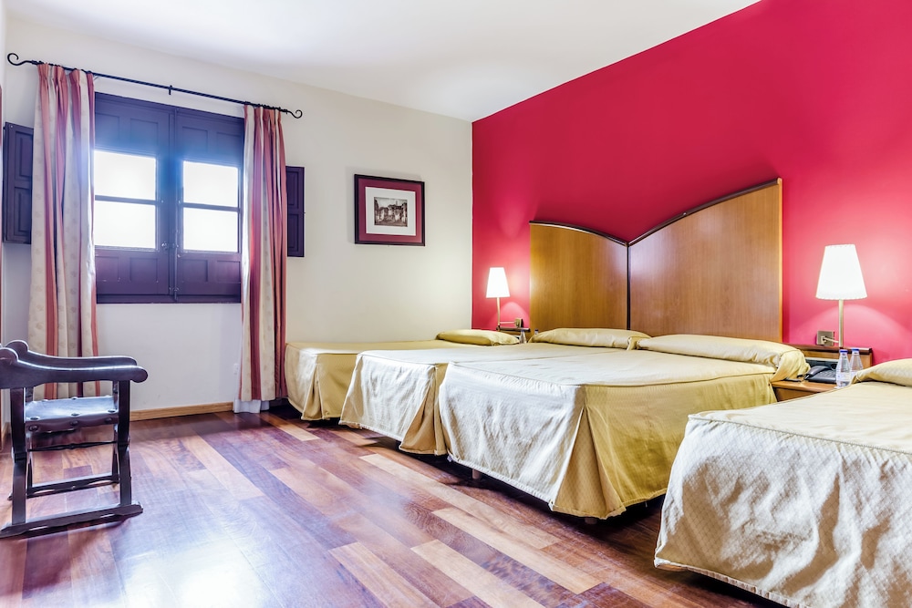 Quadruple Room (2 extra beds) photo 2