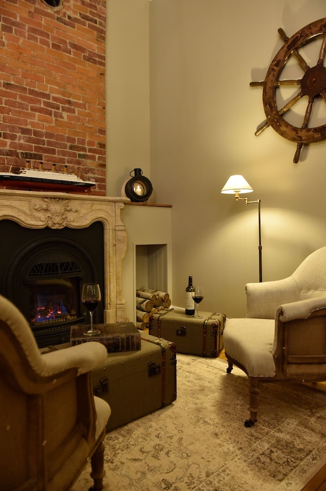 Superior Suite, 1 Queen Bed, Fireplace (#3 - Junior) photo 2