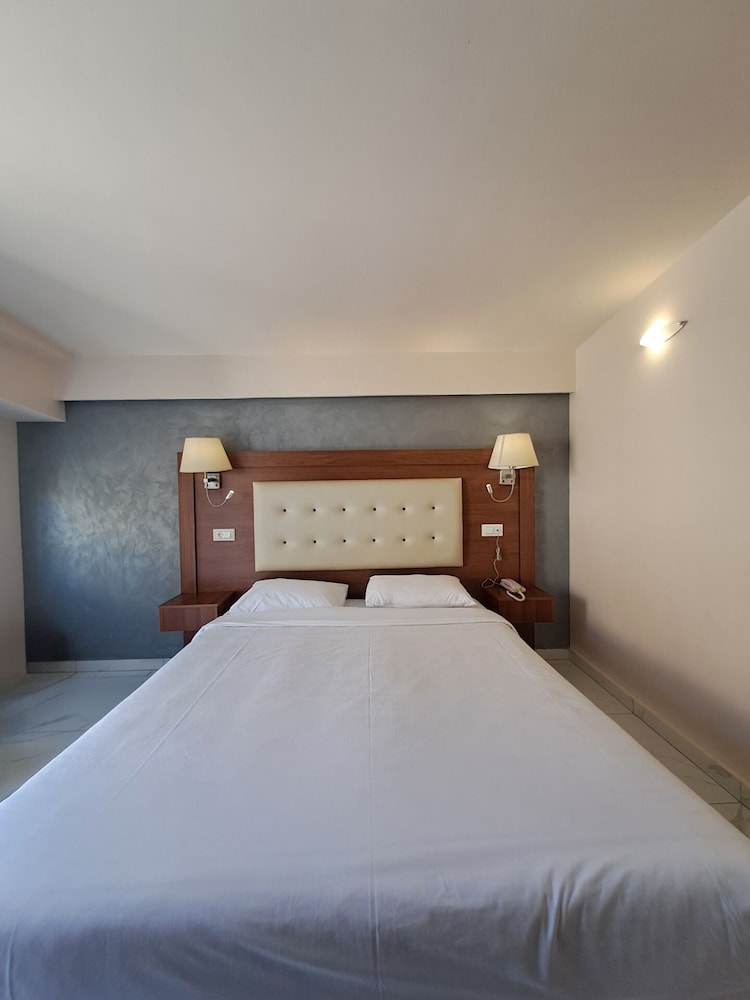 Economy Room - Photo 5