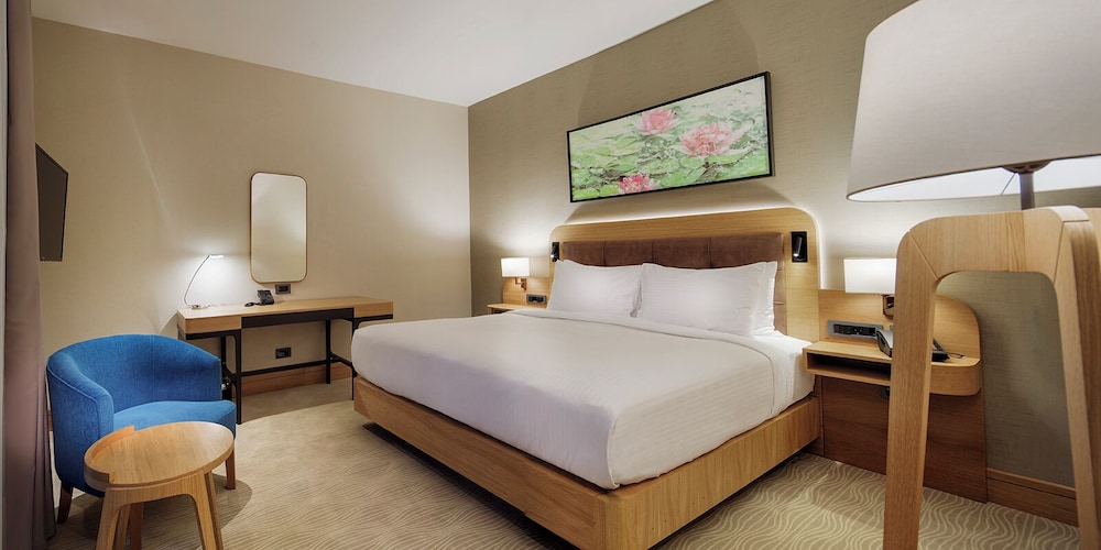 Suite, 1 King Bed, Non Smoking photo 3