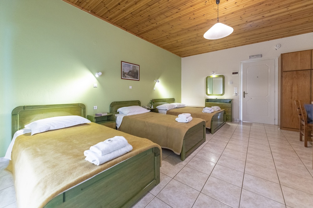 Standard Quadruple Room photo 2