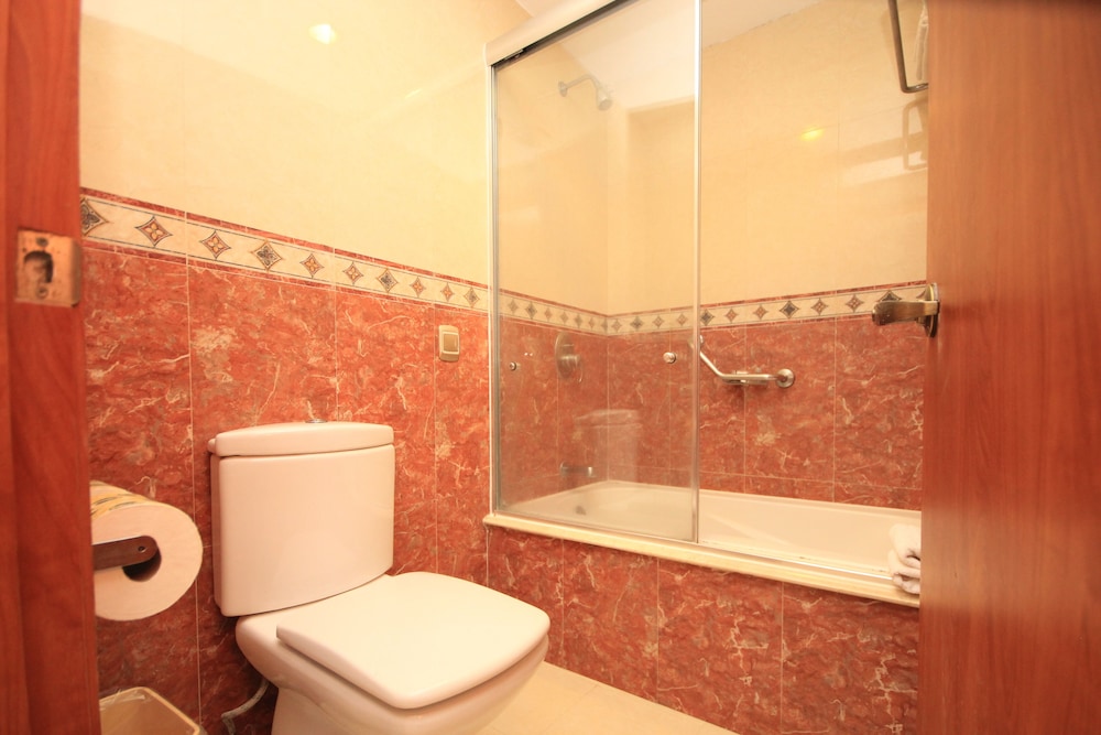 Standard Single Room - Photo 6