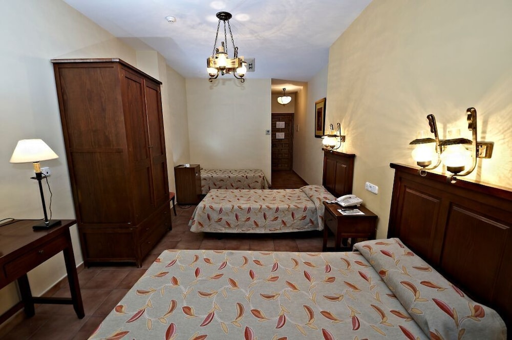 Triple Room - Photo 1