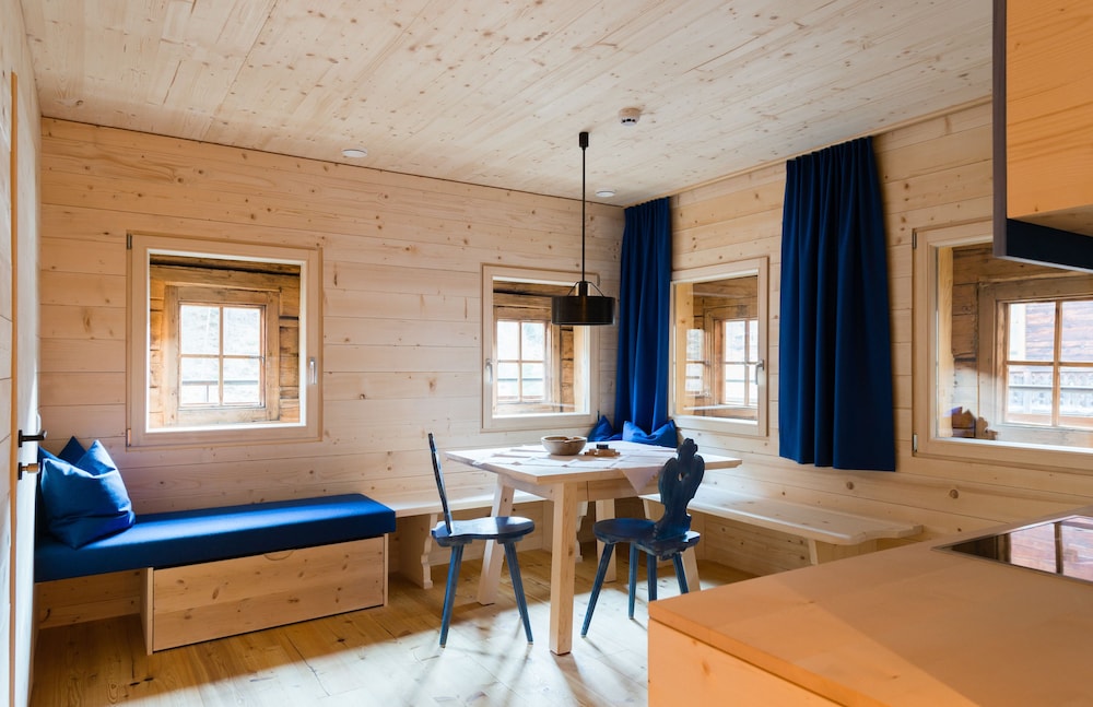 Exclusive Apartment, 1 Bedroom, Balcony, Mountain View photo 2