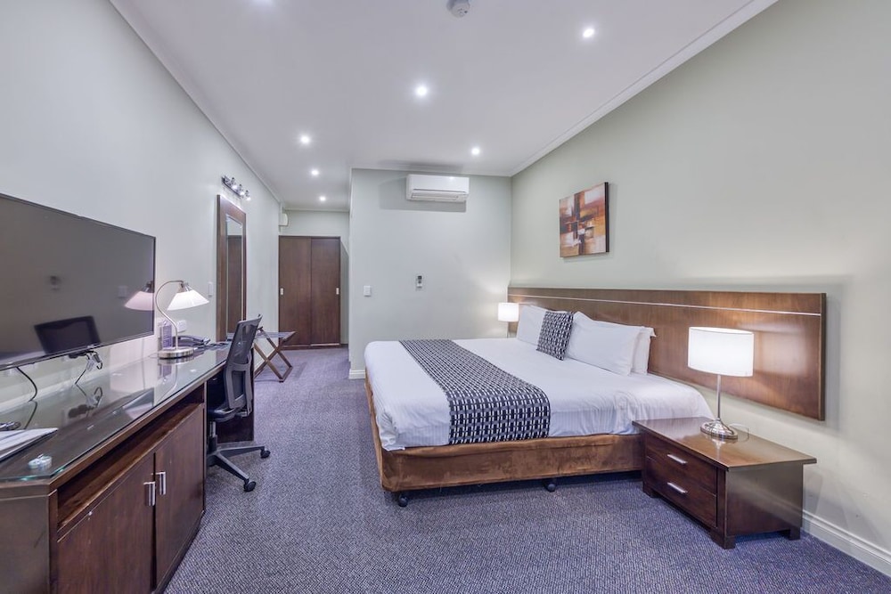 Superior Room, 1 Queen Bed - Photo 1