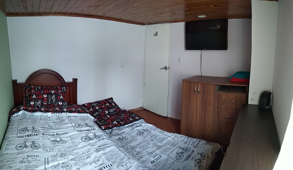 Basic Single Room (Shared Bathroom)
