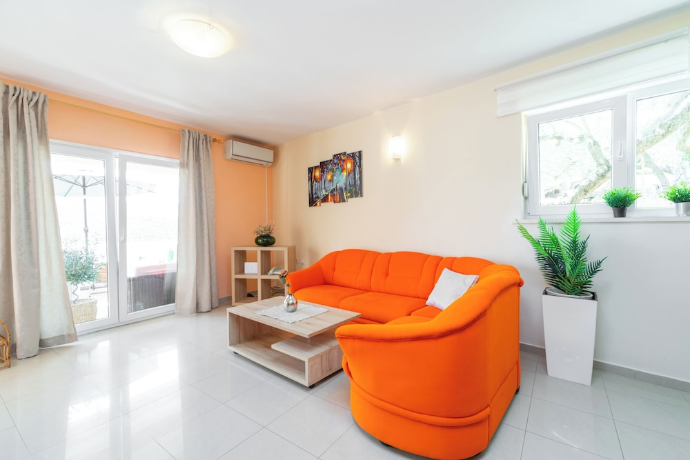House (Comfort Two Bedroom Apartment with Te) photo 1