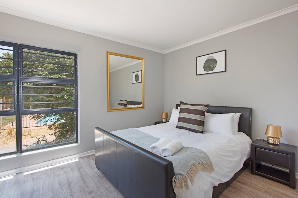 Apartment, 3 Bedrooms, Patio, Garden View